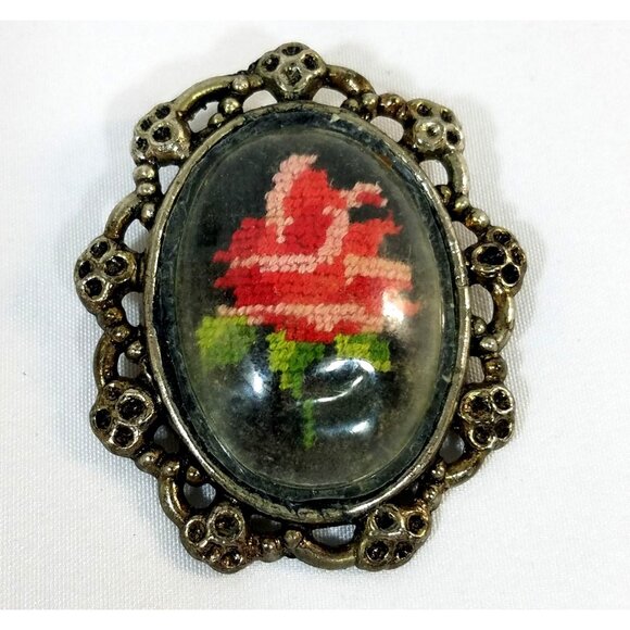 Needlepoint Pink Rose Brooch Cross-Stitch Oval Vintage Gold-Tone - Picture 1 of 7